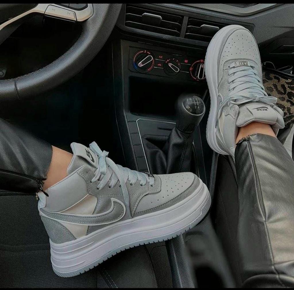 BOTA NIKE DAMA